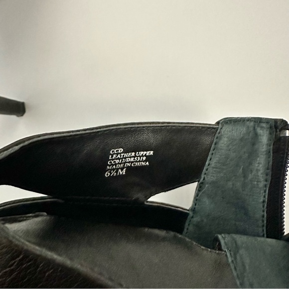 Charles David Reform Open Toe Sandal - Picture 11 of 12